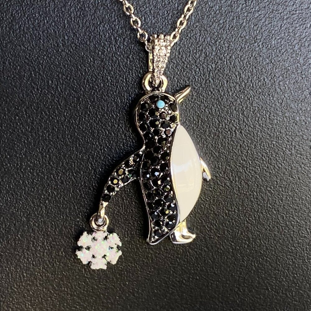 Mr Penguin Snowflake Crystal Fifth Avenue Necklace NWT​​